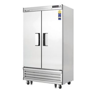 Everest EBNF2 39″ Two Section Reach-In Freezer w/ 2 Solid Doors, Bottom Mount, 33 cu. ft.