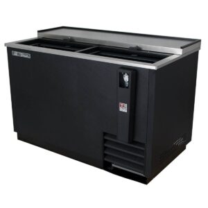 True TD-50-18-HC 49″ Solid Slide Lid Deep Well Horizontal Bottle Cooler with Hydrocarbon