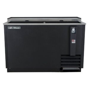 True TD-50-18-HC 49″ Solid Slide Lid Deep Well Horizontal Bottle Cooler with Hydrocarbon